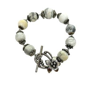 White Howlite Gemstone Beaded Bracelet Handcrafted Silver Tone Floral Grey Whte